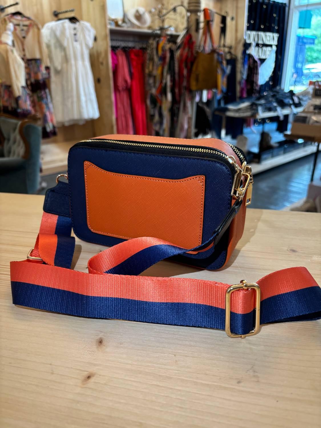 Женская сумка для игрового дня в оранжевом цвете QUEENS DESIGNS
Женская сумка для игрового дня в оранжевом цвете QUEENS DESIGNS