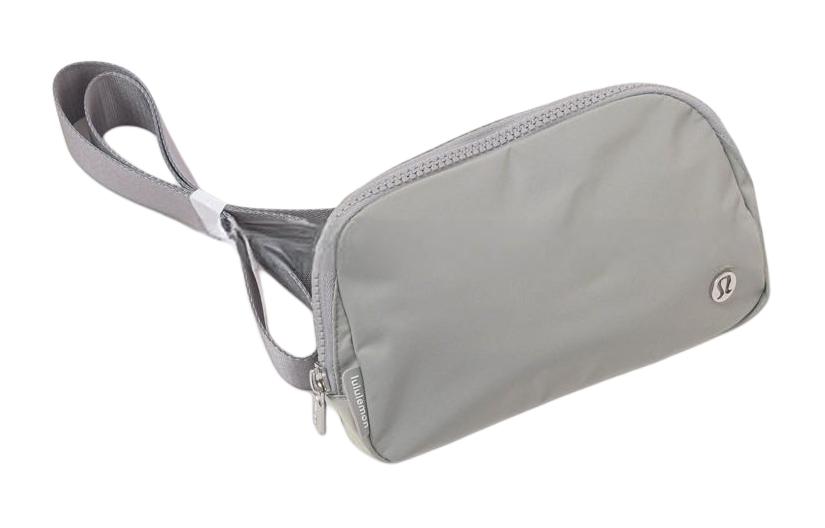 Lululemon Повседневная поясная сумка из переработанного полиэстера с нейлоном для женщин Серебристая Водяная капля, Silver Waterdrop
Lululemon Повседневная поясная сумка из переработанного полиэстера с нейлоном для женщин Серебристая Водяная капля, Silver Waterdrop