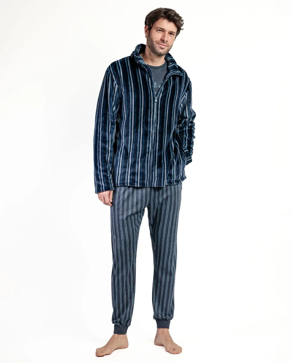 Халат с длинными рукавами из теплой ткани темно-синего цвета Admas
Халат с длинными рукавами из теплой ткани темно-синего цвета Admas