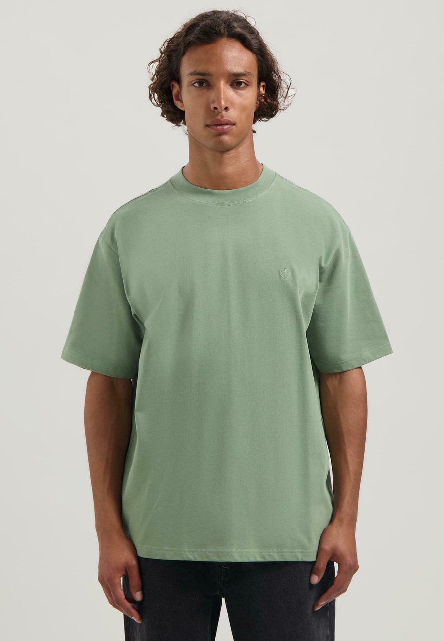 Футболка Dstrezzed COLLIN, Light Army/Green, Зеленый, Футболка Dstrezzed COLLIN, Light Army/Green
Футболка Dstrezzed COLLIN, Light Army/Green, Зеленый, Футболка Dstrezzed COLLIN, Light Army/Green