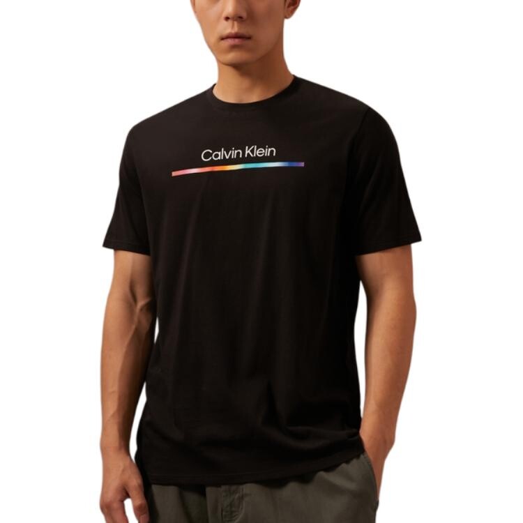 Футболка Rainbow Series для мужчин, космический черный цвет Calvin Klein, черный
Футболка Rainbow Series для мужчин, космический черный цвет Calvin Klein, черный