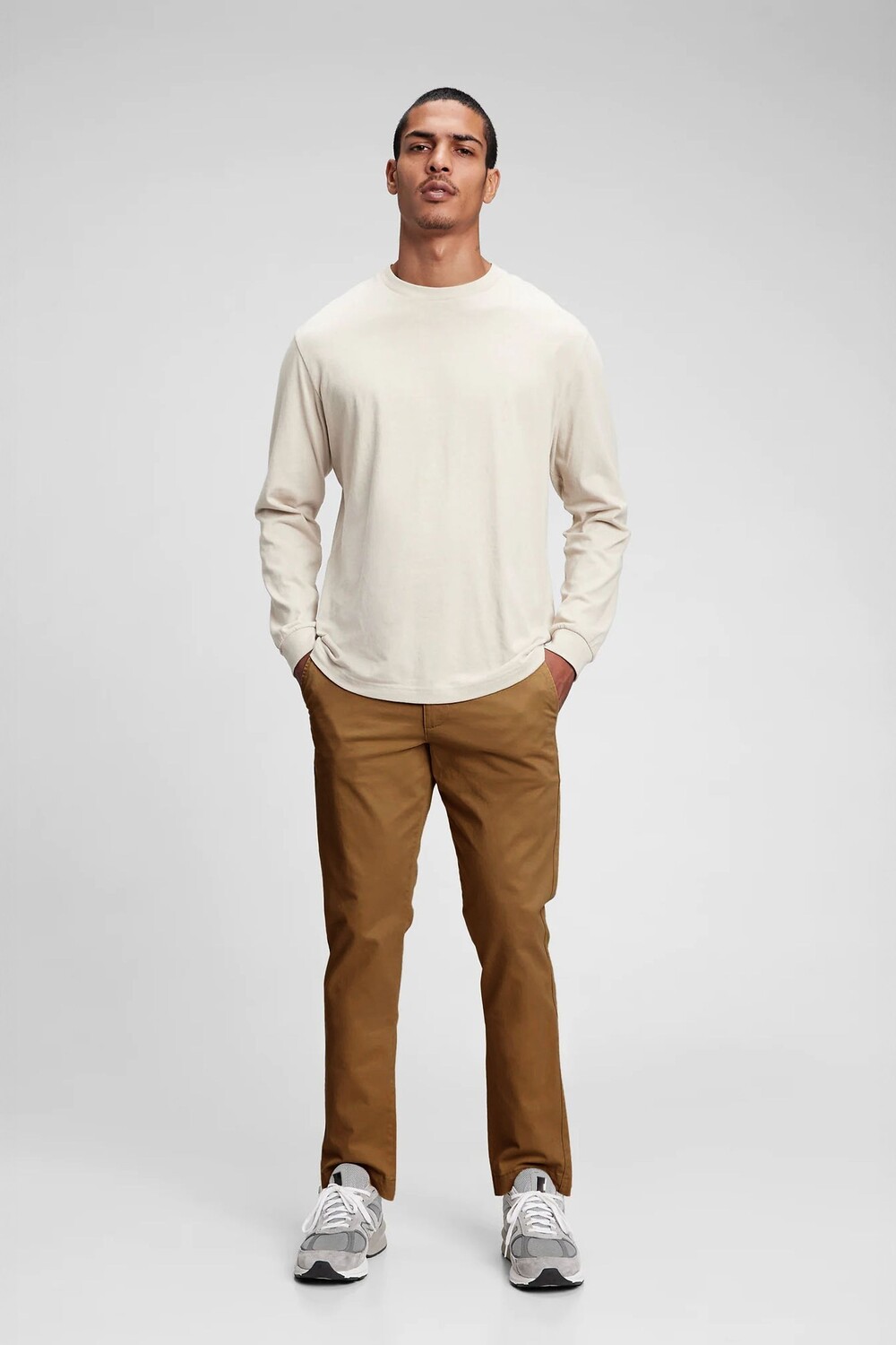 Брюки-Чиносы Essential приталенного кроя Gap, коричневый
Брюки-Чиносы Essential приталенного кроя Gap, коричневый