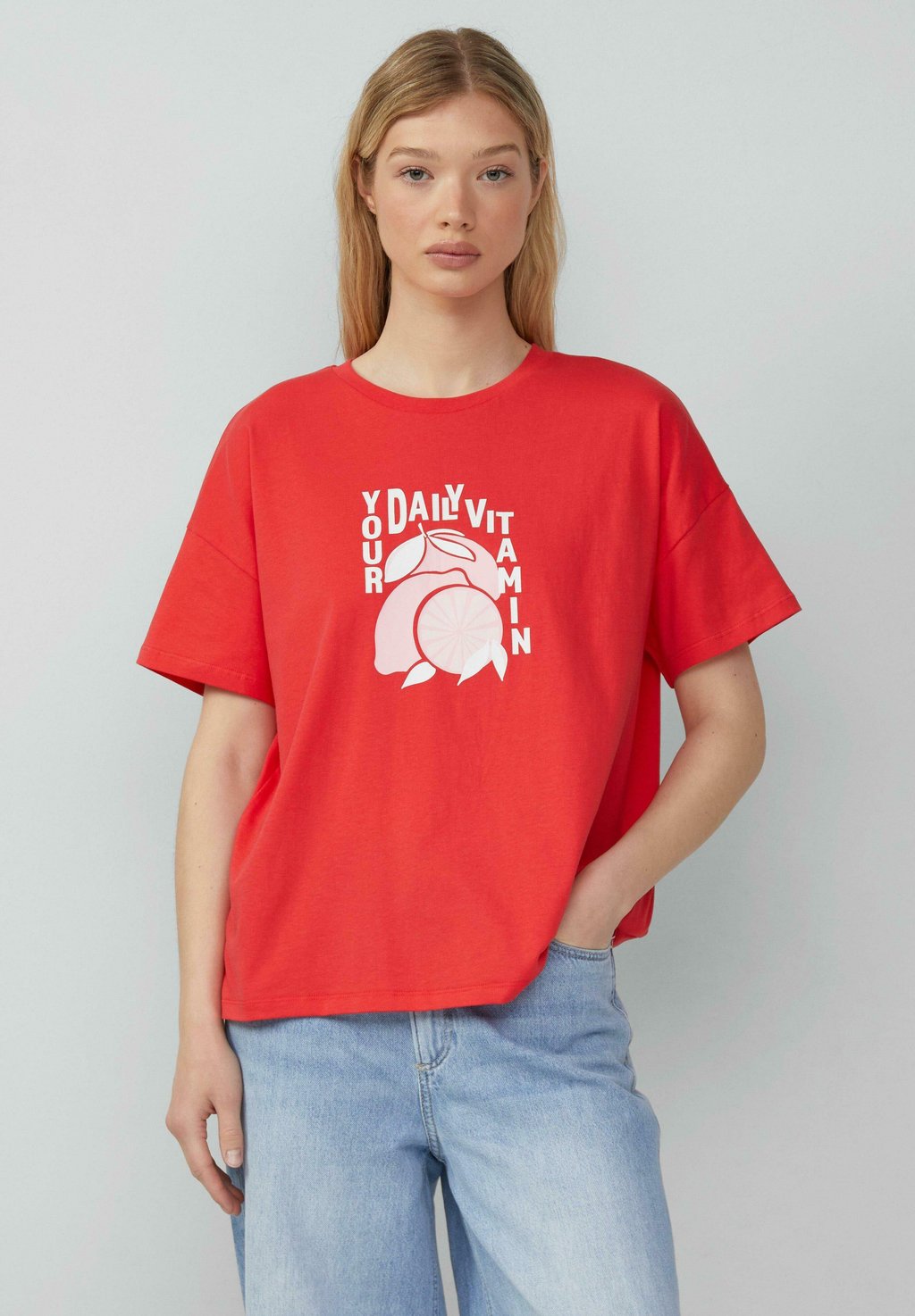 Футболка с принтом QS, красный
Футболка с принтом QS, красный