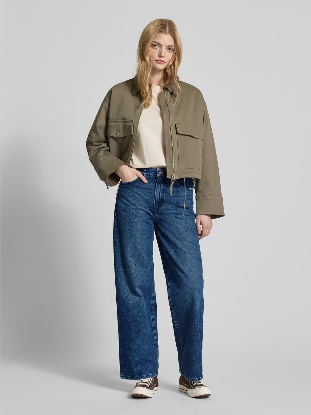 Джинсы свободного кроя с высокой посадкой и фирменной символикой Marc O'Polo Denim
Джинсы свободного кроя с высокой посадкой и фирменной символикой Marc O'Polo Denim