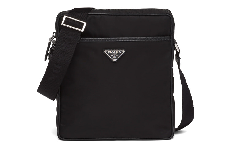 Re Nylon Переработанный нейлон с сафьяновой кожей мужская сумка-мессенджер, кроссбоди, через плечо черная PRADA
Re Nylon Переработанный нейлон с сафьяновой кожей мужская сумка-мессенджер, кроссбоди, через плечо черная PRADA
