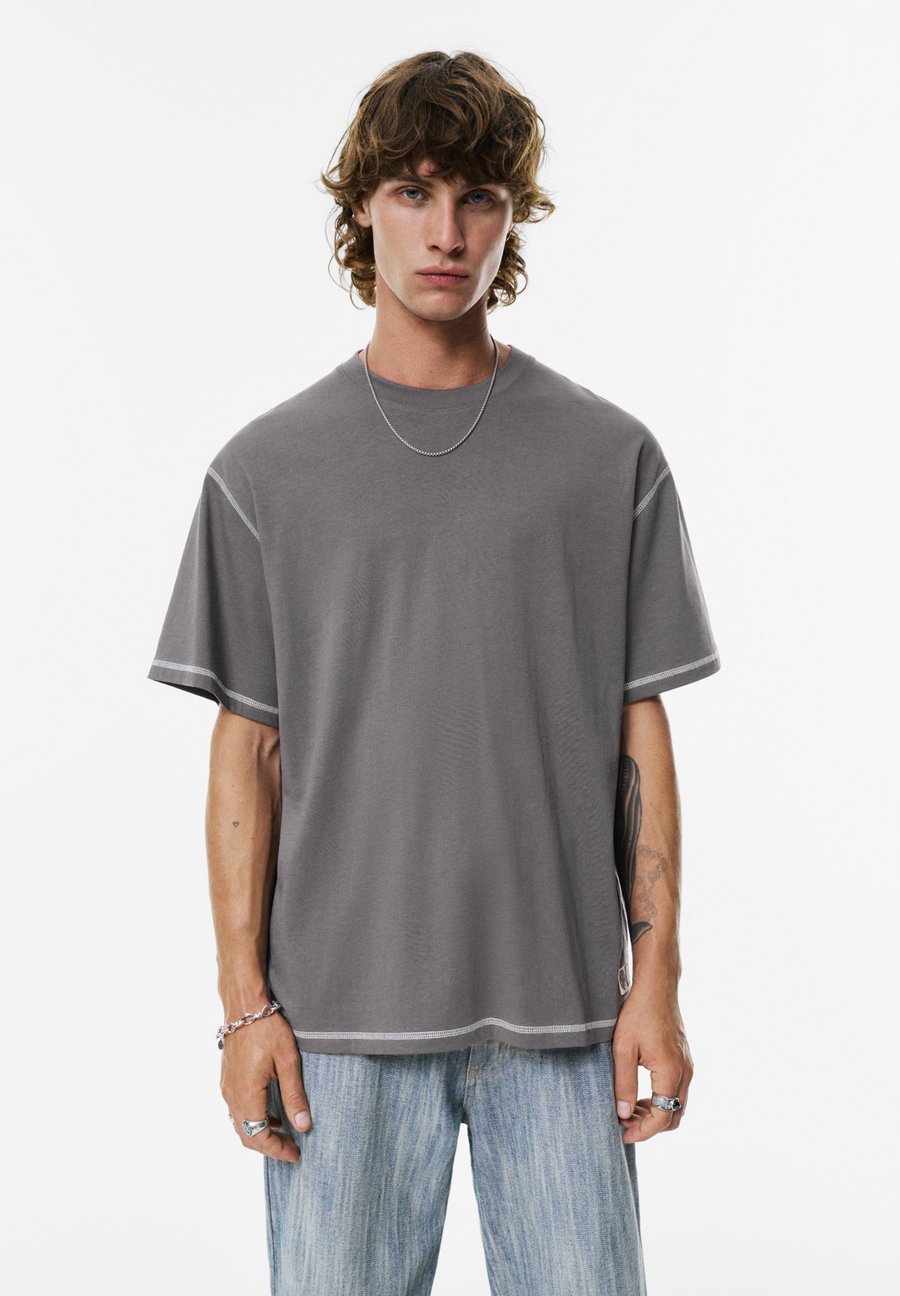 Футболка PULL&BEAR WITH CONTRAST SEAMS, Dark Grey
Футболка PULL&BEAR WITH CONTRAST SEAMS, Dark Grey