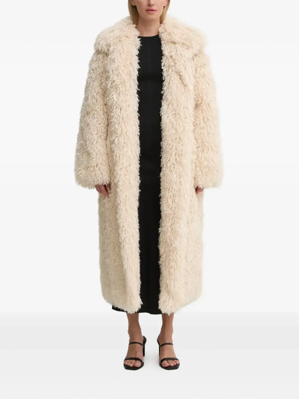 Платье с длинными рукавами и вырезами Nanushka, черный
Платье с длинными рукавами и вырезами Nanushka, черный