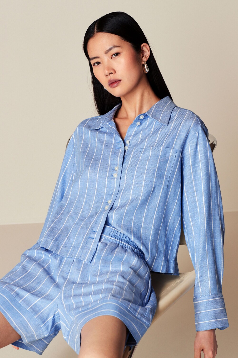 Полосатые льняные шорты с эластичной резинкой на талии Next, синий
Полосатые льняные шорты с эластичной резинкой на талии Next, синий