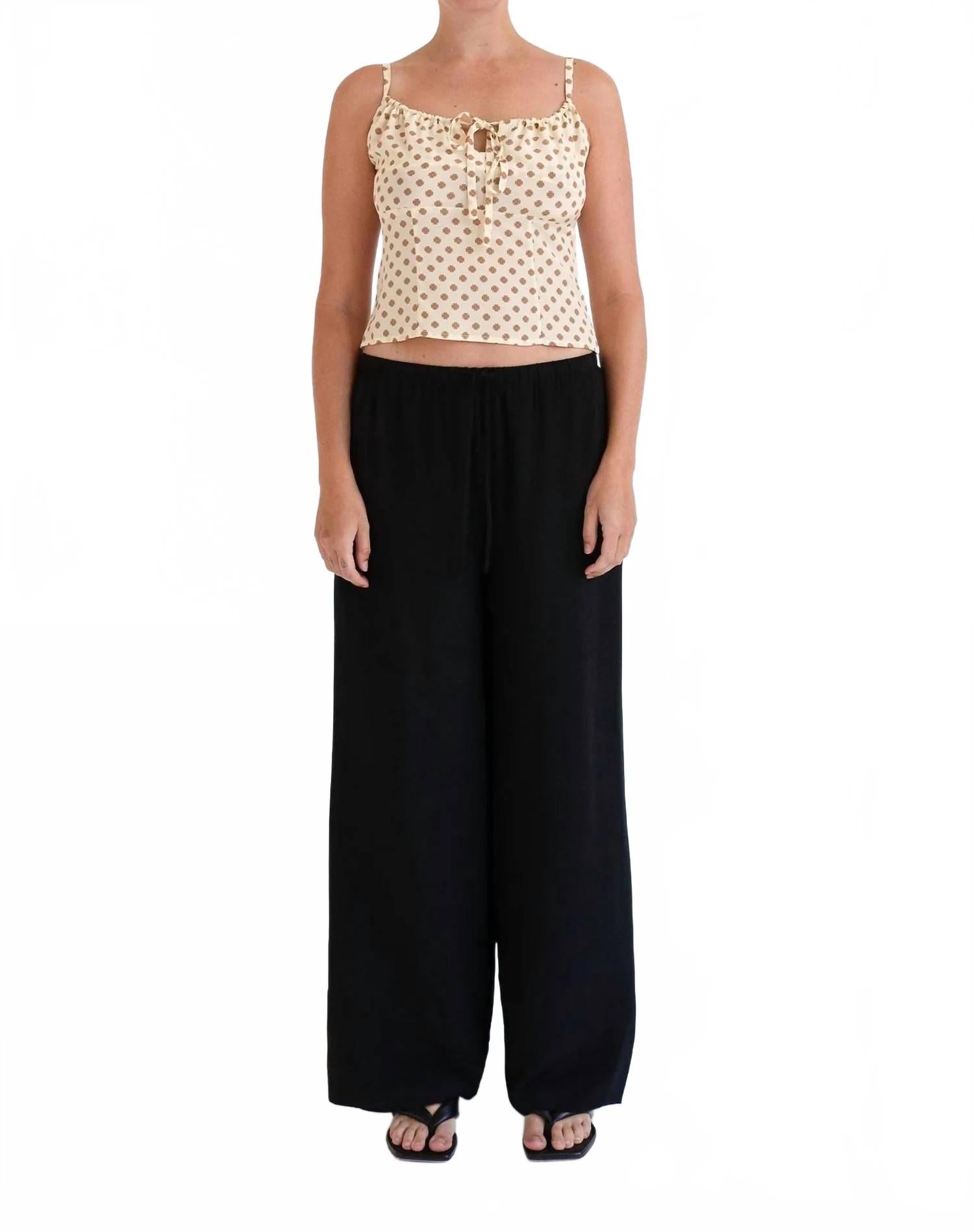 Майка Empire Line In Gia Bianca Olga Joan, Gia Bianca
Майка Empire Line In Gia Bianca Olga Joan, Gia Bianca