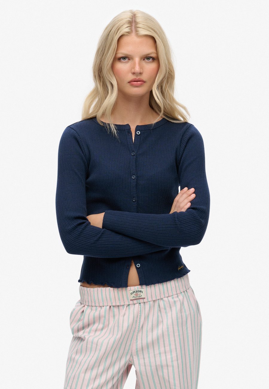 Кардиган Superdry & Co ATHLETIC ESSENTIALS , Richest Navy/Blue
Кардиган Superdry & Co ATHLETIC ESSENTIALS , Richest Navy/Blue