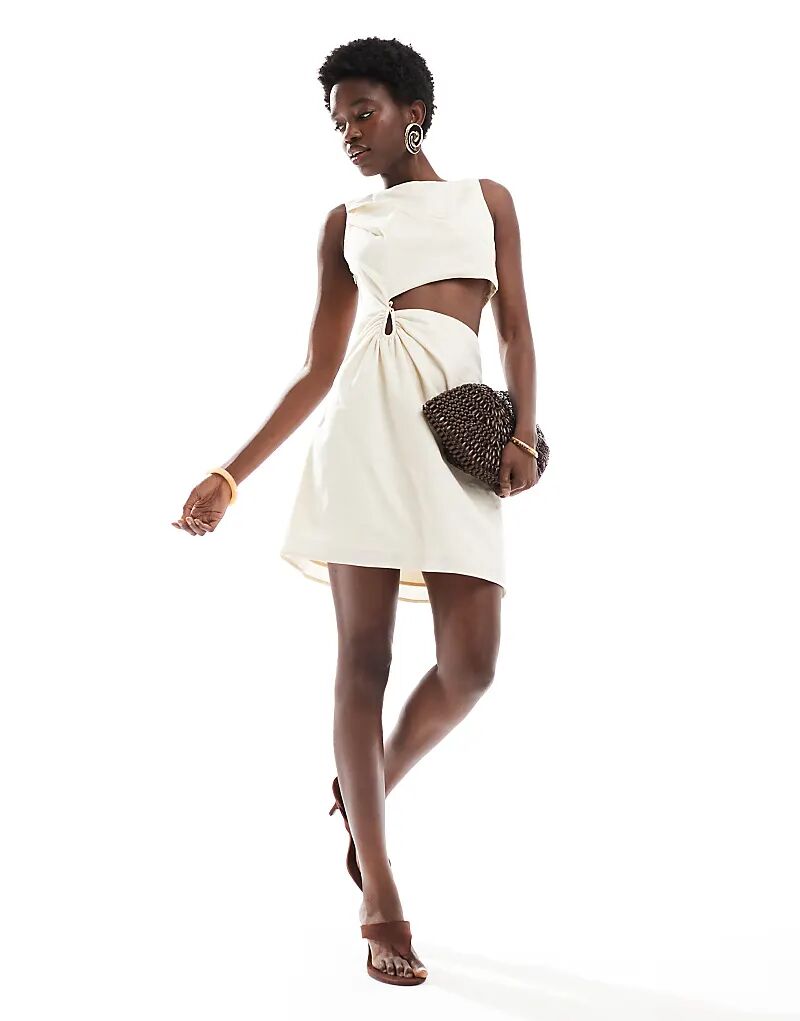 Эксклюзив 4th & Reckless включает льняное мини-платье с металлической фурнитурой кремового цвета.
Эксклюзив 4th & Reckless включает льняное мини-платье с металлической фурнитурой кремового цвета.