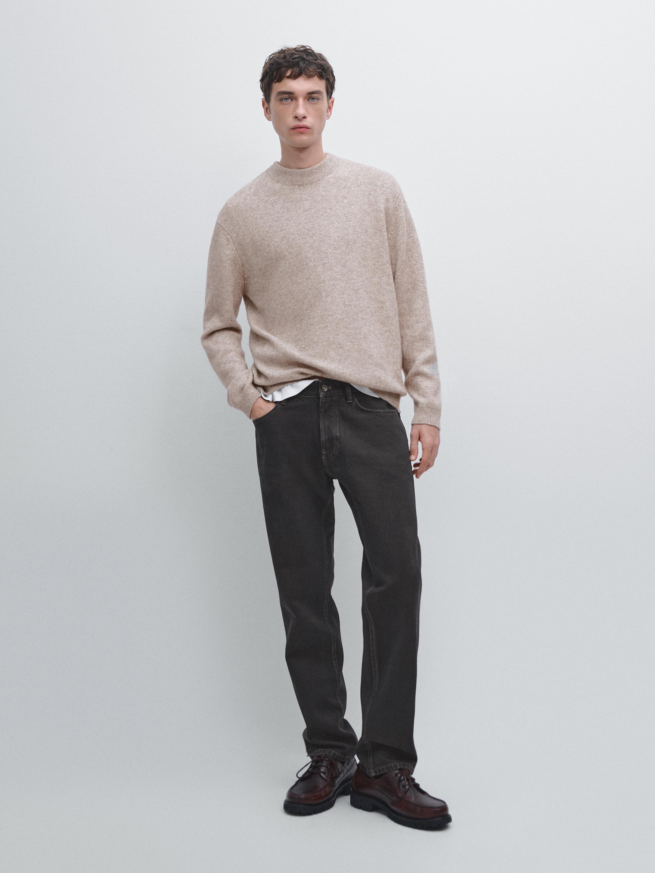 Свитер с круглым вырезом из смесовой шерсти Massimo Dutti, песочно-коричневый
Свитер с круглым вырезом из смесовой шерсти Massimo Dutti, песочно-коричневый