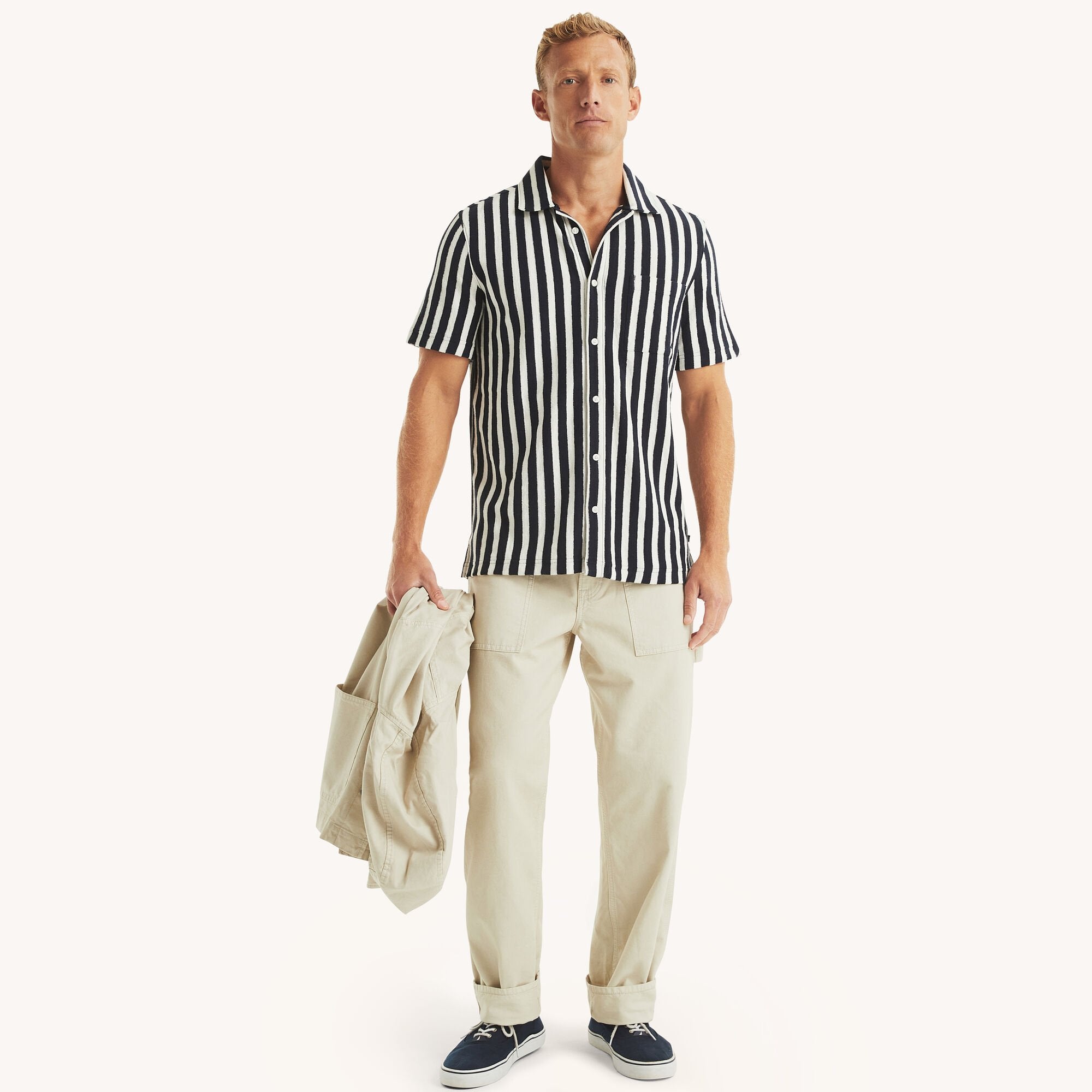 Nautica Mens Nautica Jeans Co. Оригинальные свободные брюки Utility, цвет cement
Nautica Mens Nautica Jeans Co. Оригинальные свободные брюки Utility, цвет cement