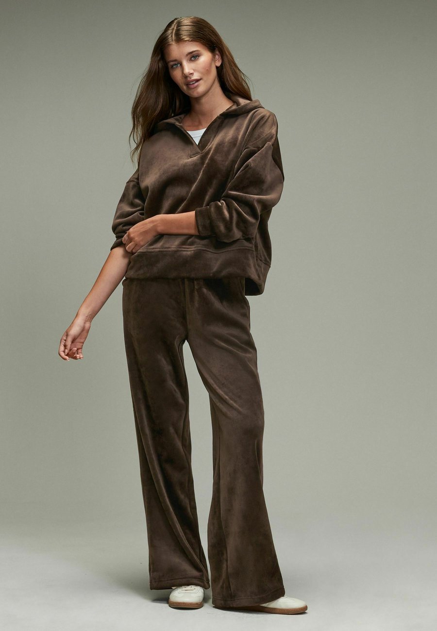 Брюки Next SOFT FEEL WIDE , New Chocolate Brown/Brown
Брюки Next SOFT FEEL WIDE , New Chocolate Brown/Brown