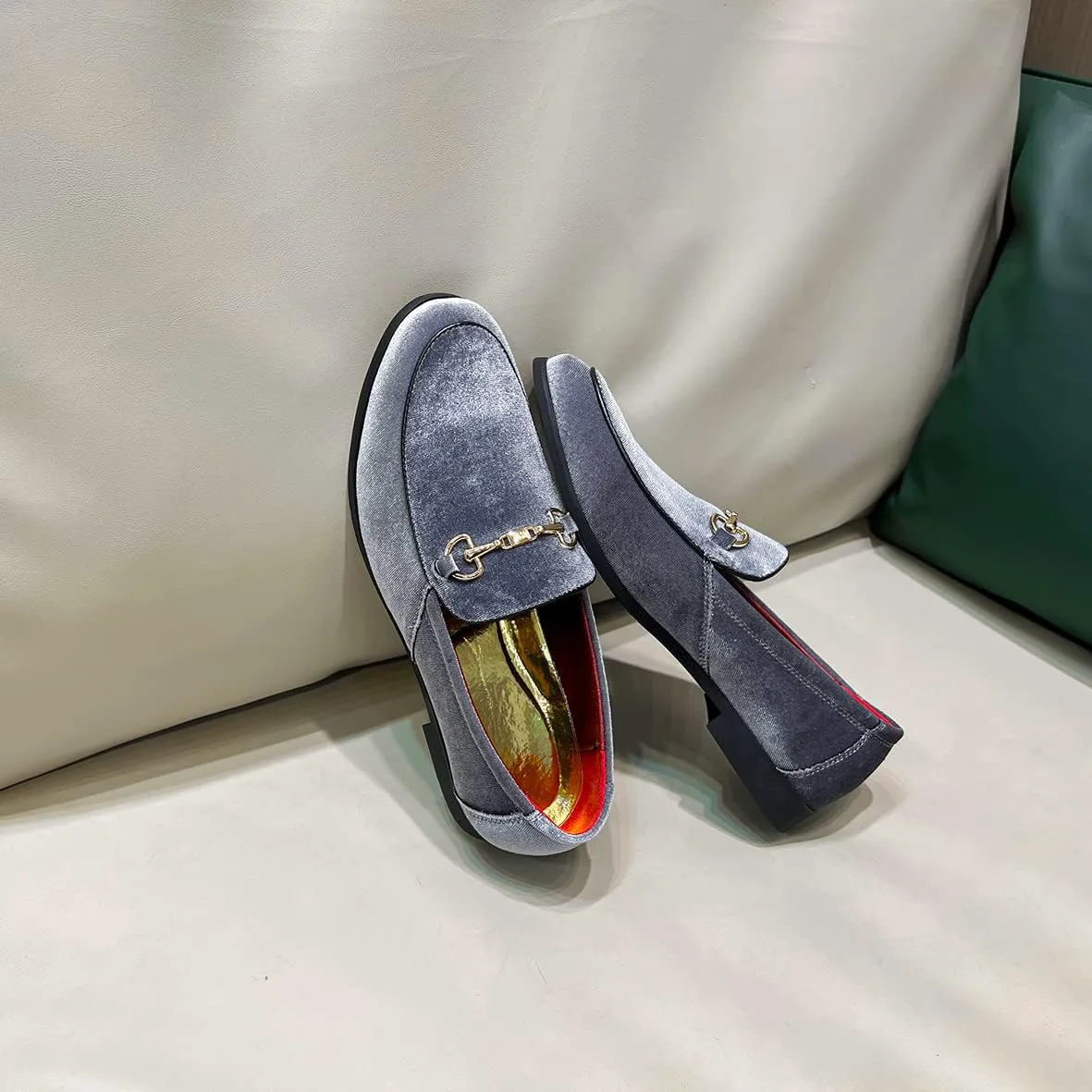 Мужские роскошные бархатные лоферы LCQL, замшевые лоферы без шнурков, домашние тапочки, большие размеры 7-13, серебристо-серый
Мужские роскошные бархатные лоферы LCQL, замшевые лоферы без шнурков, домашние тапочки, большие размеры 7-13, серебристо-серый