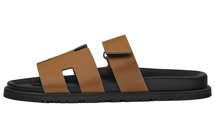 Мужские шлепанцы Hermes шипровые
Мужские шлепанцы Hermes шипровые