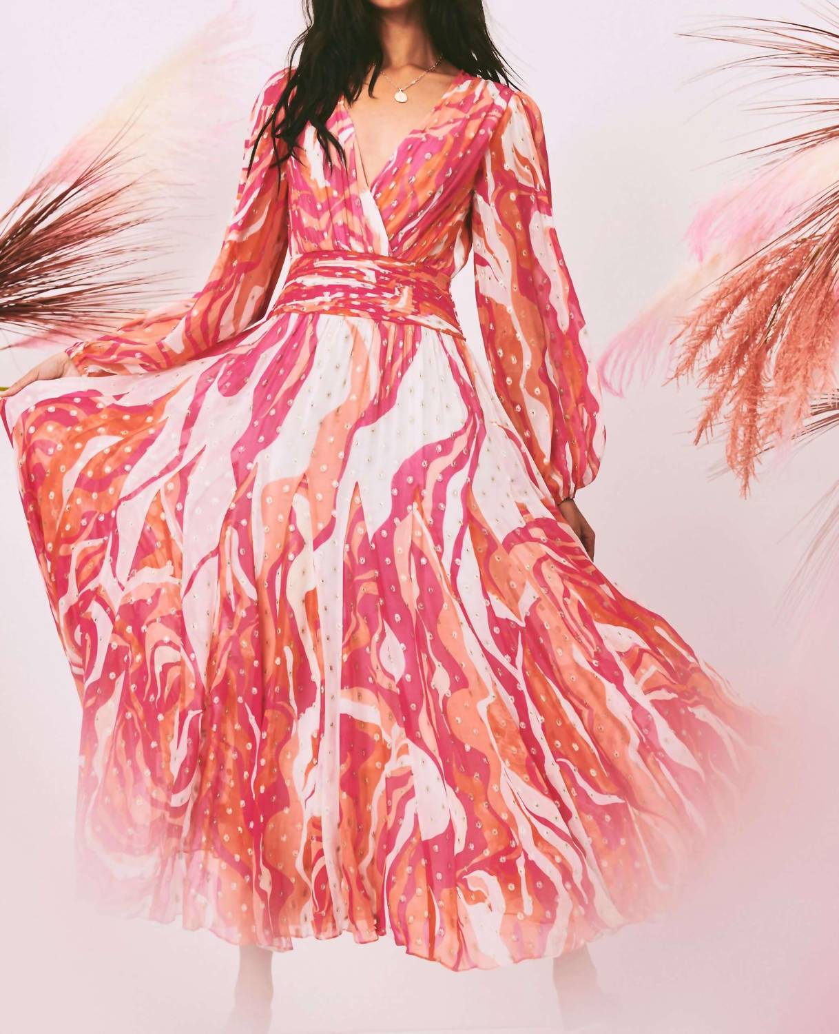 Длинное платье Эмили в розовом цвете Rococo Sand
Длинное платье Эмили в розовом цвете Rococo Sand