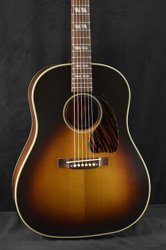 Акустическая гитара Gibson Custom Shop 1942 Banner Southern Jumbo Vintage Sunburst
Акустическая гитара Gibson Custom Shop 1942 Banner Southern Jumbo Vintage Sunburst