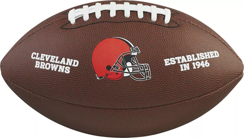 Составной футбольный мяч официального размера Wilson Cleveland Browns
Составной футбольный мяч официального размера Wilson Cleveland Browns