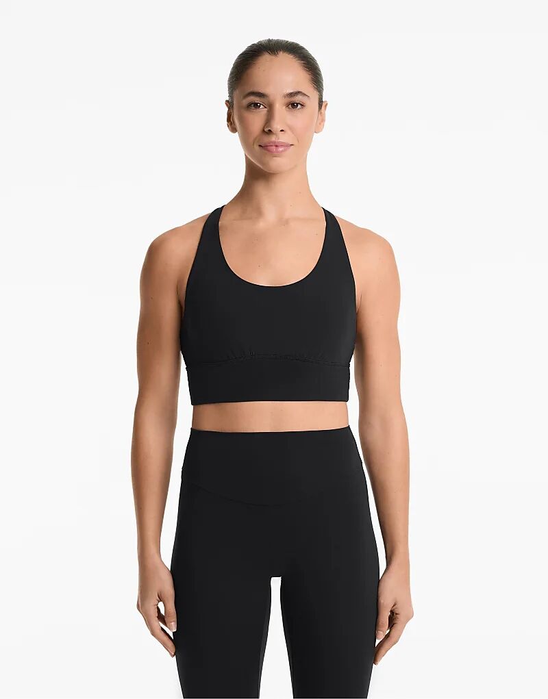 Спортивный бюстгальтер Comfortlux средней поддержки с чашками черного цвета Oysho
Спортивный бюстгальтер Comfortlux средней поддержки с чашками черного цвета Oysho