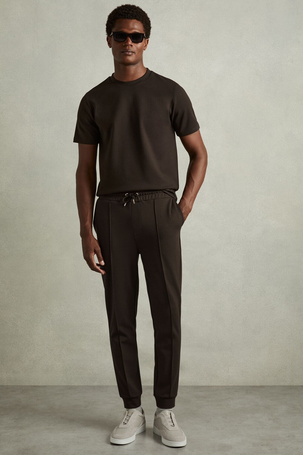 Спортивные брюки Premier Interlock Jersey со шнурком Reiss, коричневый 
Спортивные брюки Premier Interlock Jersey со шнурком Reiss, коричневый