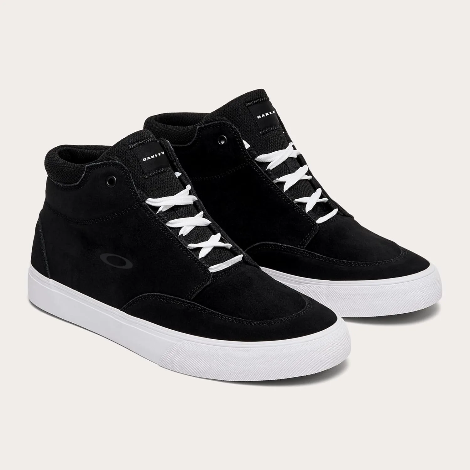 Мужские кроссовки Oakley Banks High, черно-белый
Мужские кроссовки Oakley Banks High, черно-белый