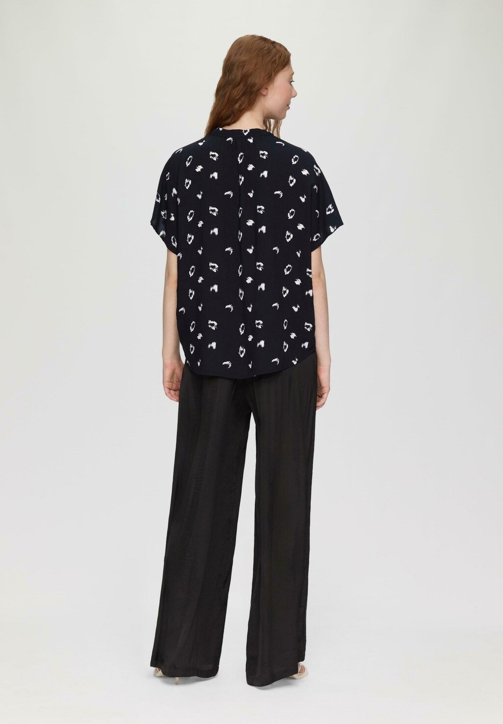 Блуза ALL QS, черный
Блуза ALL QS, черный