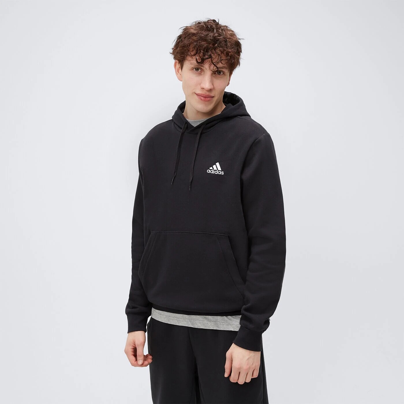 Худи Adidas FeelCozy, черный
Худи Adidas FeelCozy, черный