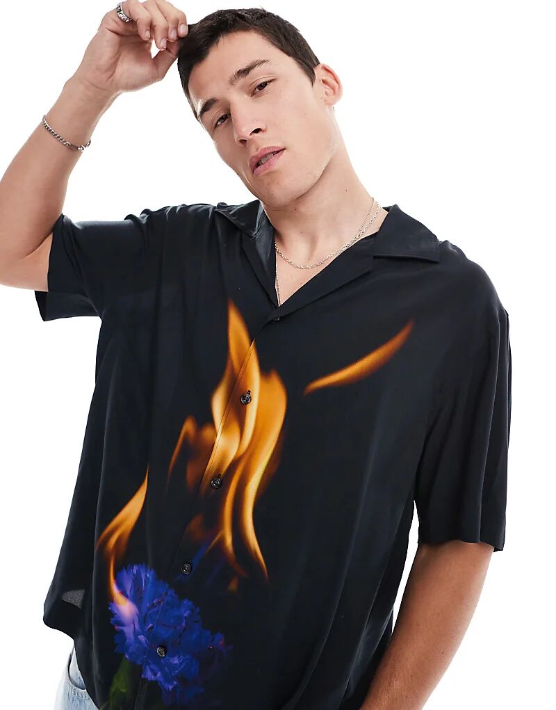 Рубашка HUGO Red espino с короткими рукавами и воротником-стойкой черного цвета с цветочным принтом
Рубашка HUGO Red espino с короткими рукавами и воротником-стойкой черного цвета с цветочным принтом