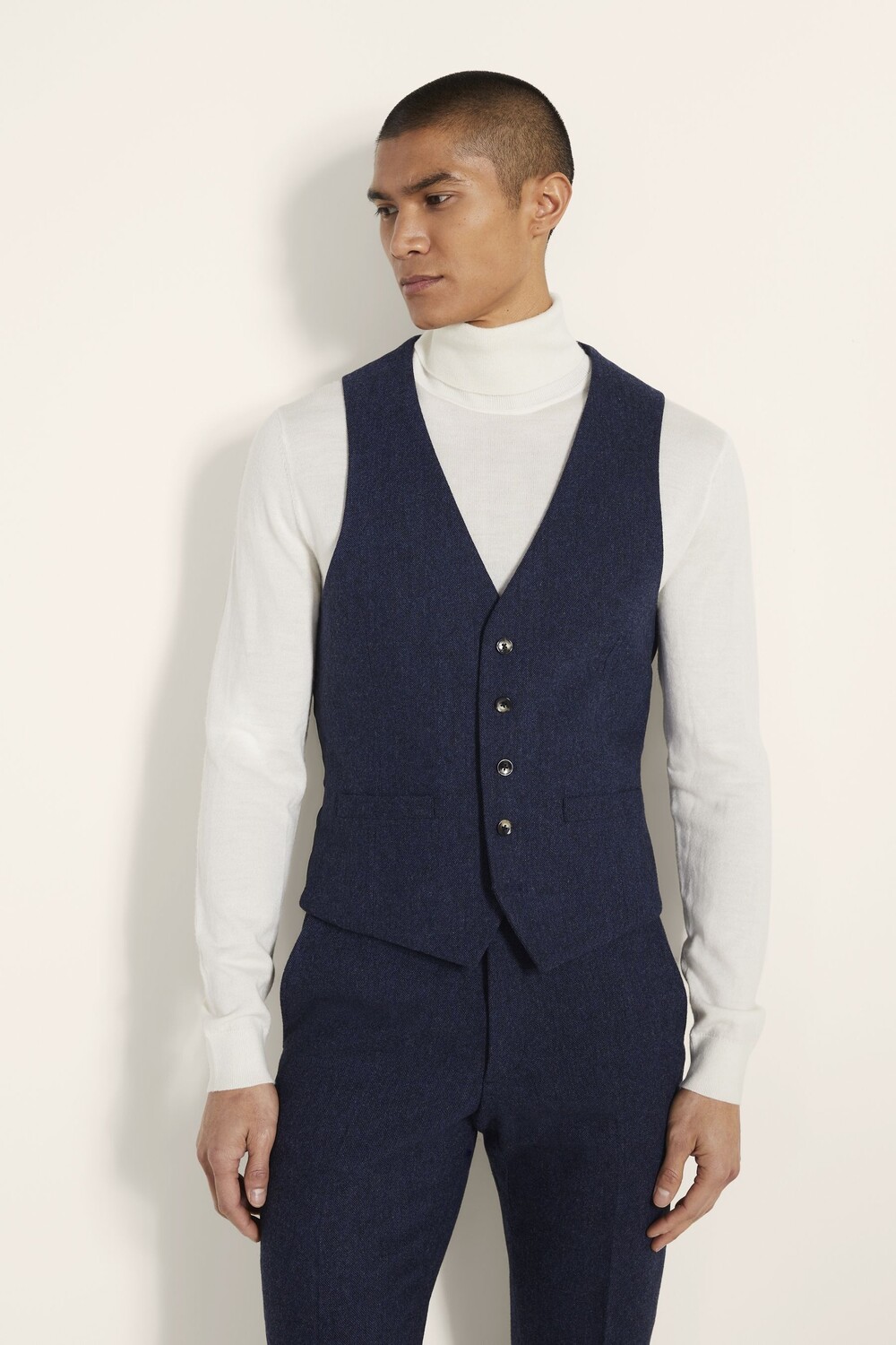 Donegal синий костюмный жилет прилегающего кроя MOSS, синий
Donegal синий костюмный жилет прилегающего кроя MOSS, синий