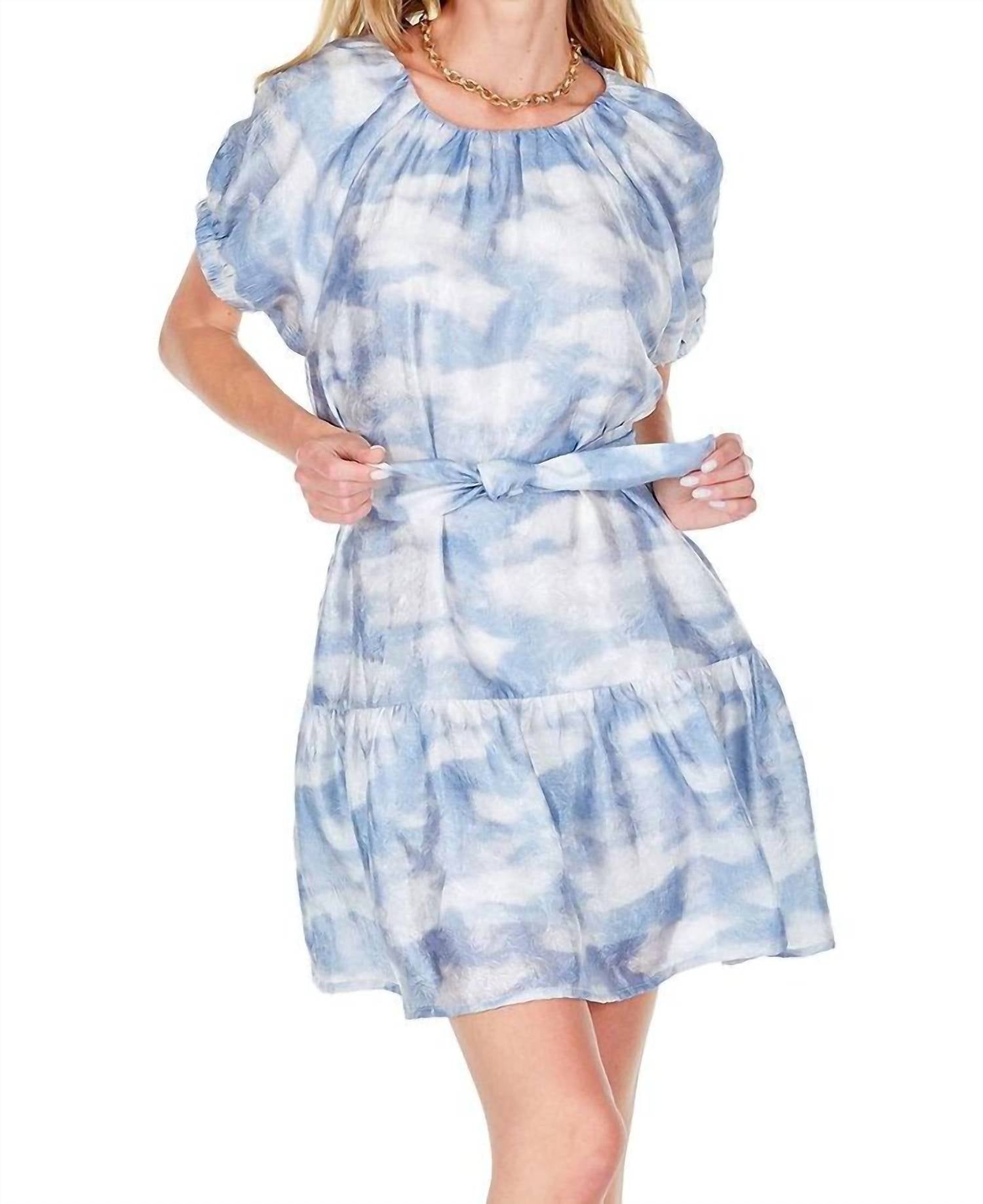 Облегающее мини-платье с круглым вырезом и сборками в облачном принте Joy Joy, Clouds
Облегающее мини-платье с круглым вырезом и сборками в облачном принте Joy Joy, Clouds