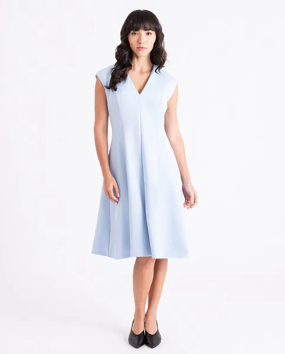 Платье из неопрена с карманами Calvin Klein, светло-голубой
Платье из неопрена с карманами Calvin Klein, светло-голубой