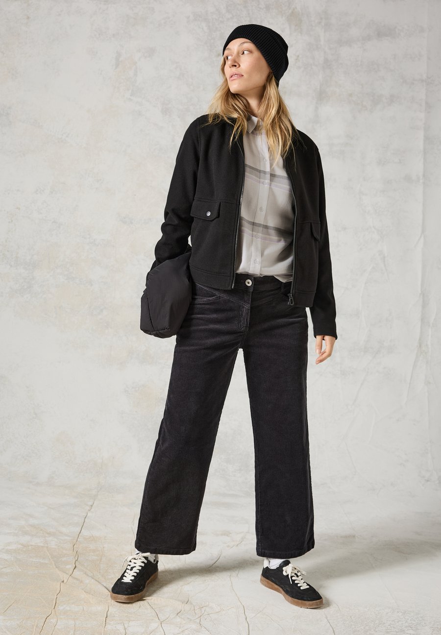 Блуза Cecil KARIERTE, Grau/Silver-Coloured
Блуза Cecil KARIERTE, Grau/Silver-Coloured