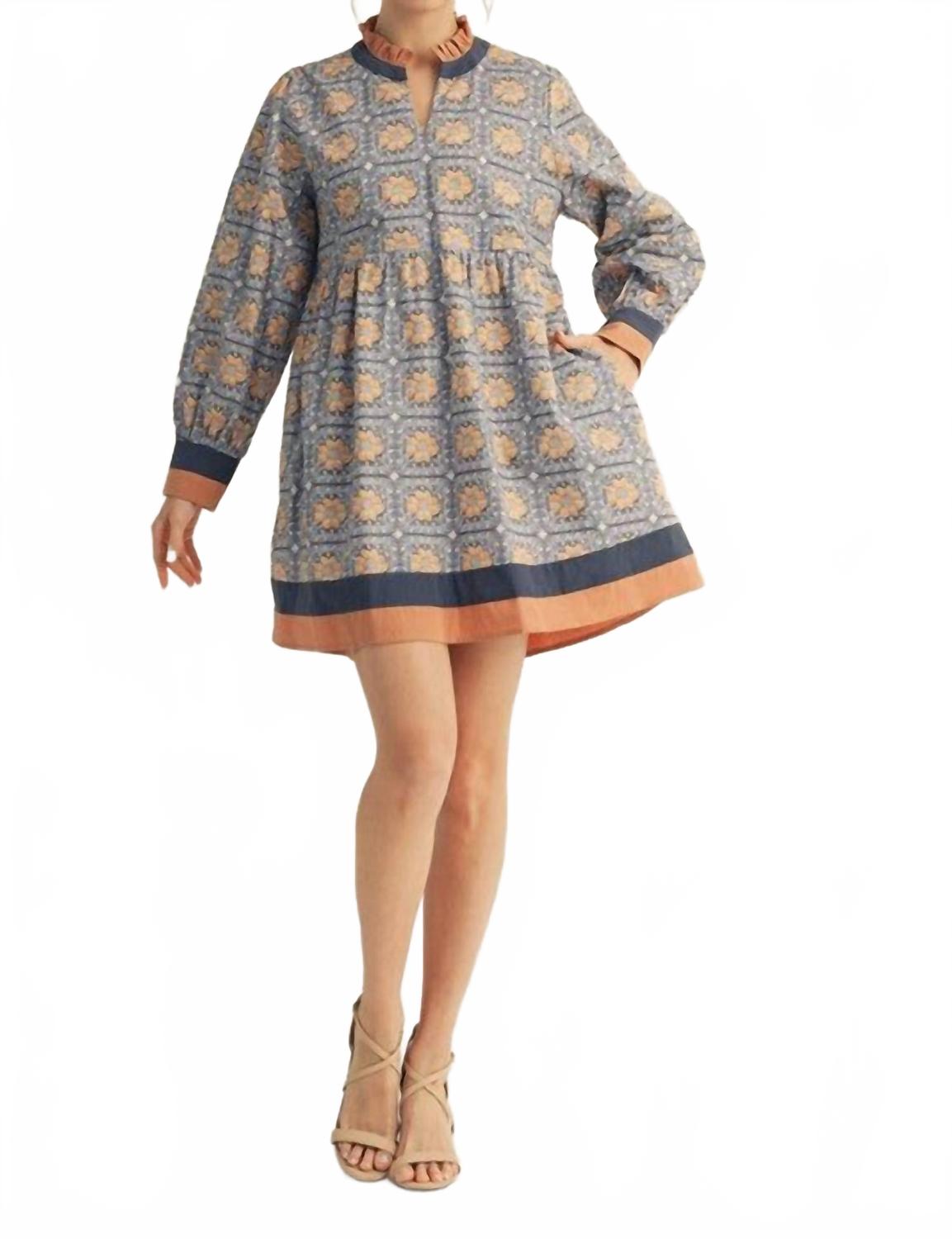 Мини-платье с цветочным принтом и оборкой на горловине, цвет: темно-синий/дынный Jodifl, Navy/Melon
Мини-платье с цветочным принтом и оборкой на горловине, цвет: темно-синий/дынный Jodifl, Navy/Melon