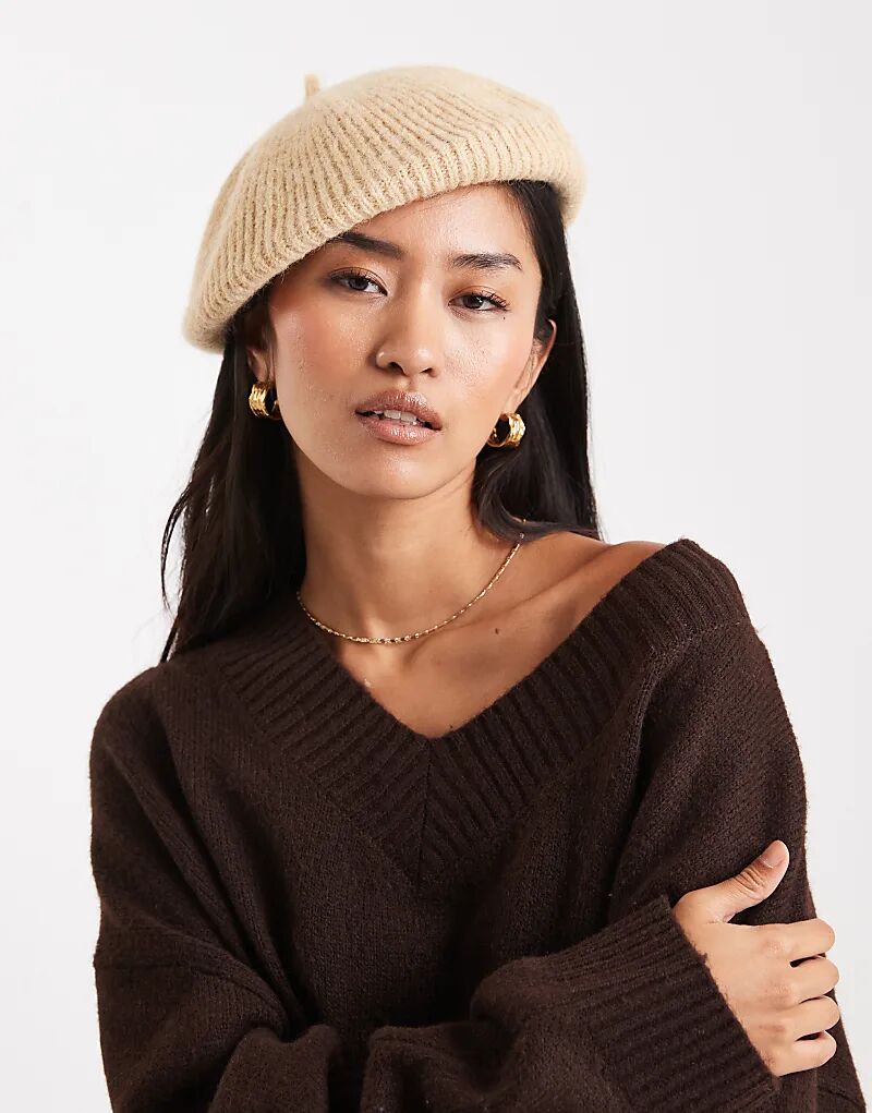 Вязаный берет мисс Селфридж цвета верблюжьей шерсти
Вязаный берет мисс Селфридж цвета верблюжьей шерсти