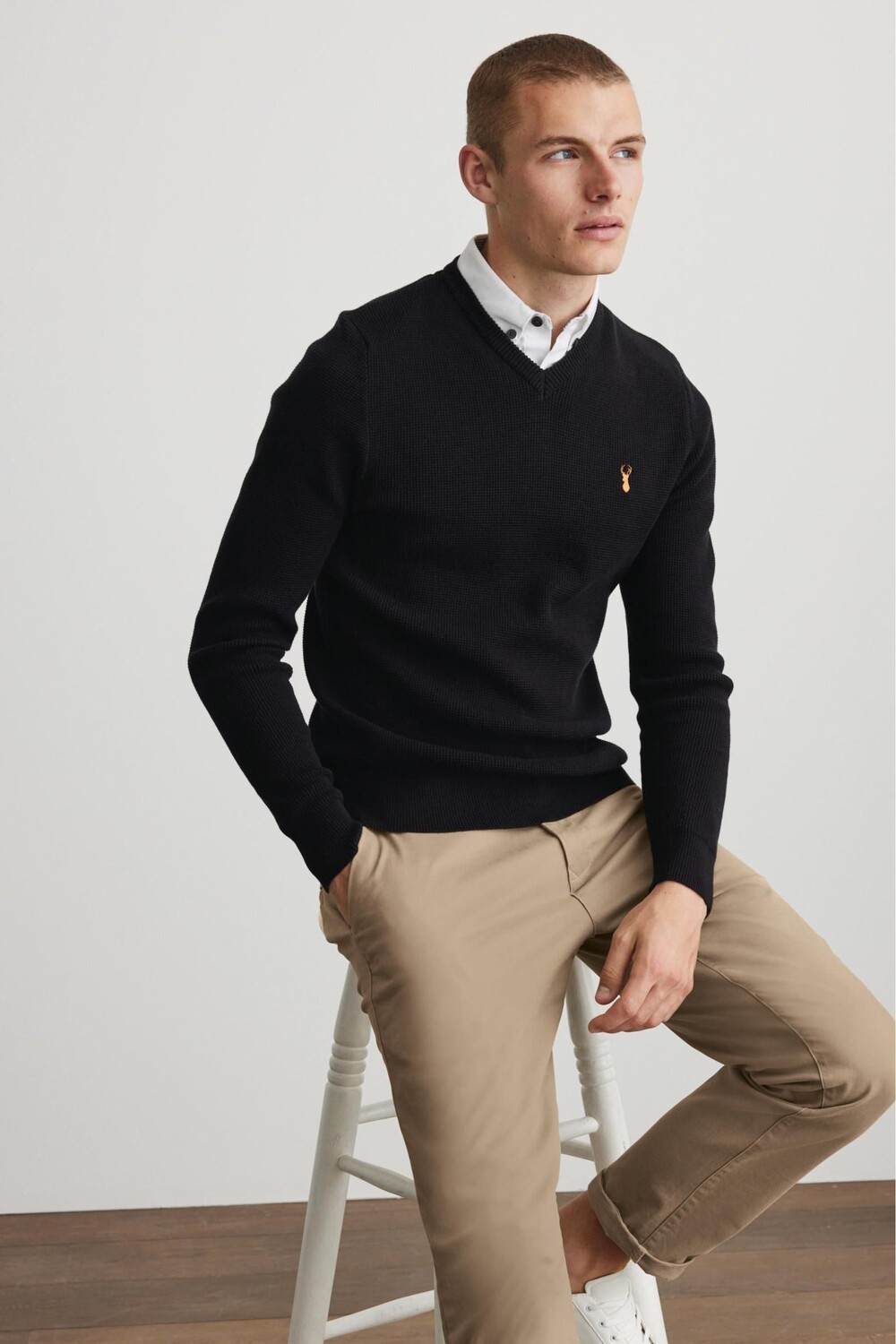 Свитер с рубашечным воротником Next, черный
Свитер с рубашечным воротником Next, черный