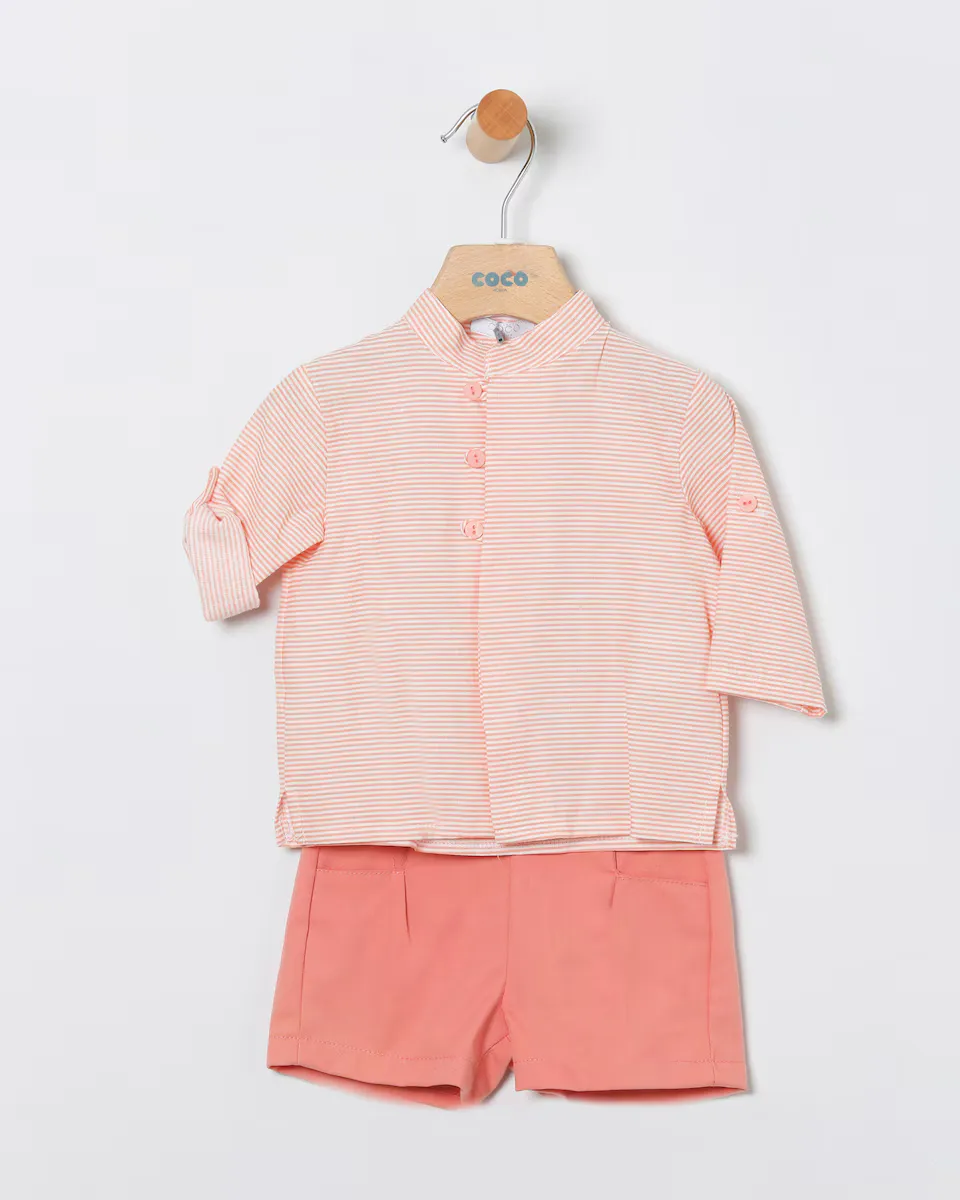 Комплект из полосатой рубашки и однотонных шорт для мальчика Coco Acqua, цвет Salmón 
Комплект из полосатой рубашки и однотонных шорт для мальчика Coco Acqua, цвет Salmón