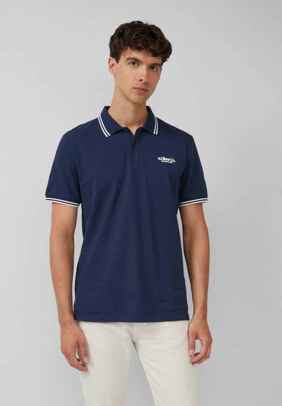 Поло s.Oliver MIT KONTRASTDETAILS UND LOGO, Tiefblau/Dark Blue, Синий, Поло s.Oliver MIT KONTRASTDETAILS UND LOGO, Tiefblau/Dark Blue
Поло s.Oliver MIT KONTRASTDETAILS UND LOGO, Tiefblau/Dark Blue, Синий, Поло s.Oliver MIT KONTRASTDETAILS UND LOGO, Tiefblau/Dark Blue