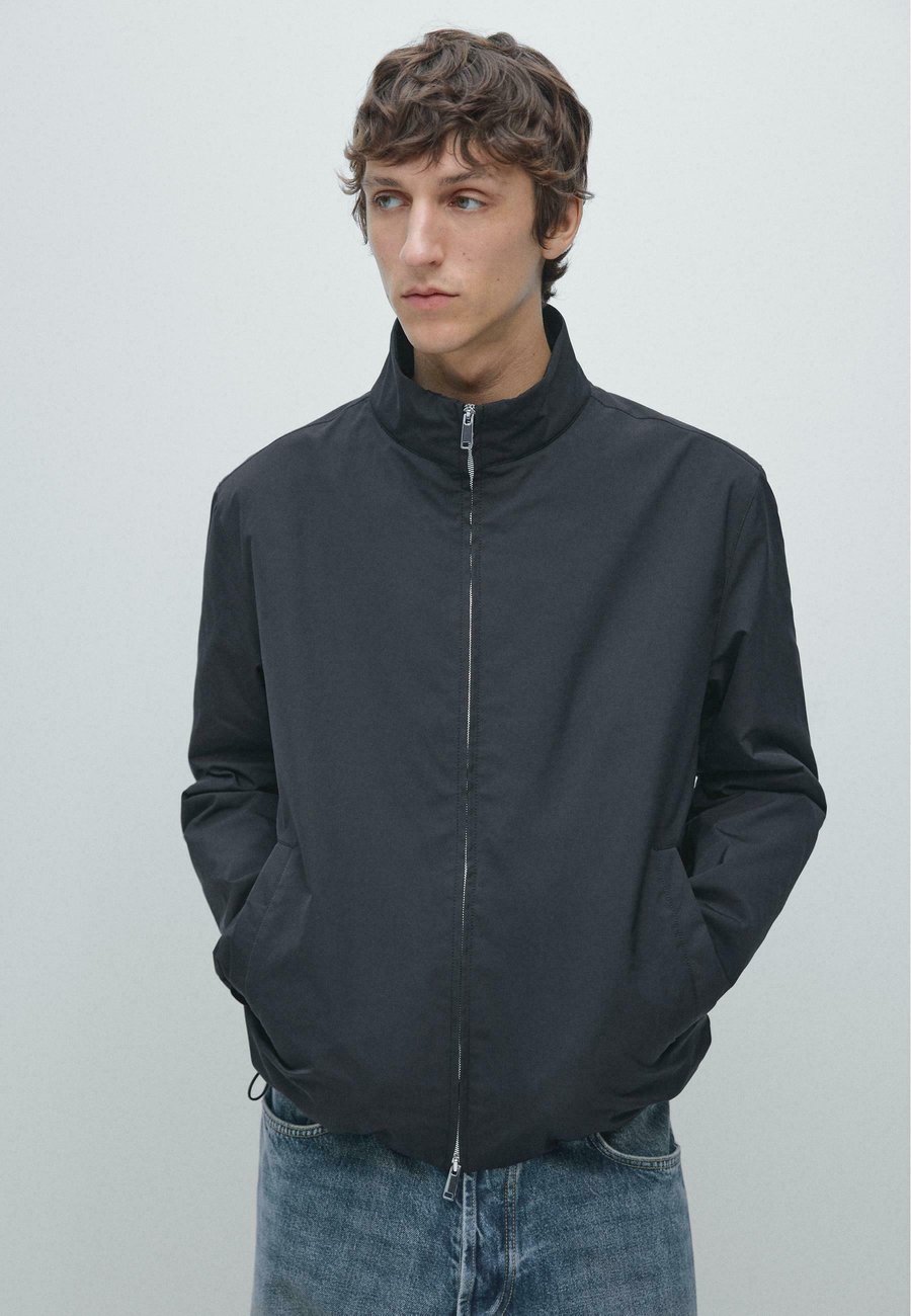 Куртка Massimo Dutti Light jacket, Dark Blue
Куртка Massimo Dutti Light jacket, Dark Blue