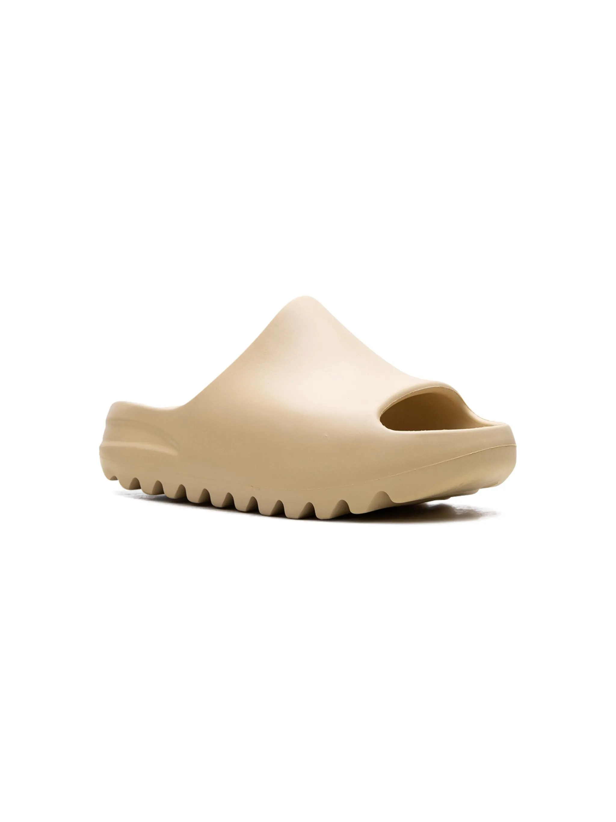 Шлепанцы Desert Sand Adidas Yeezy Kids, бежевый
Шлепанцы Desert Sand Adidas Yeezy Kids, бежевый