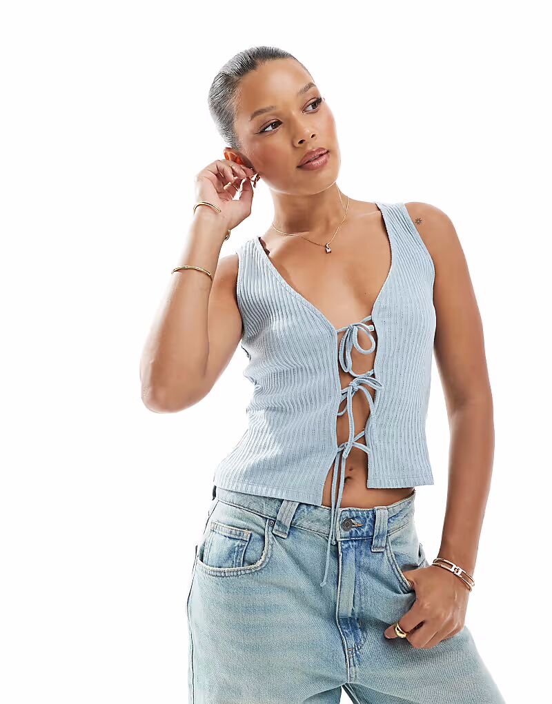 Топ синего цвета с завязкой спереди New Look
Топ синего цвета с завязкой спереди New Look