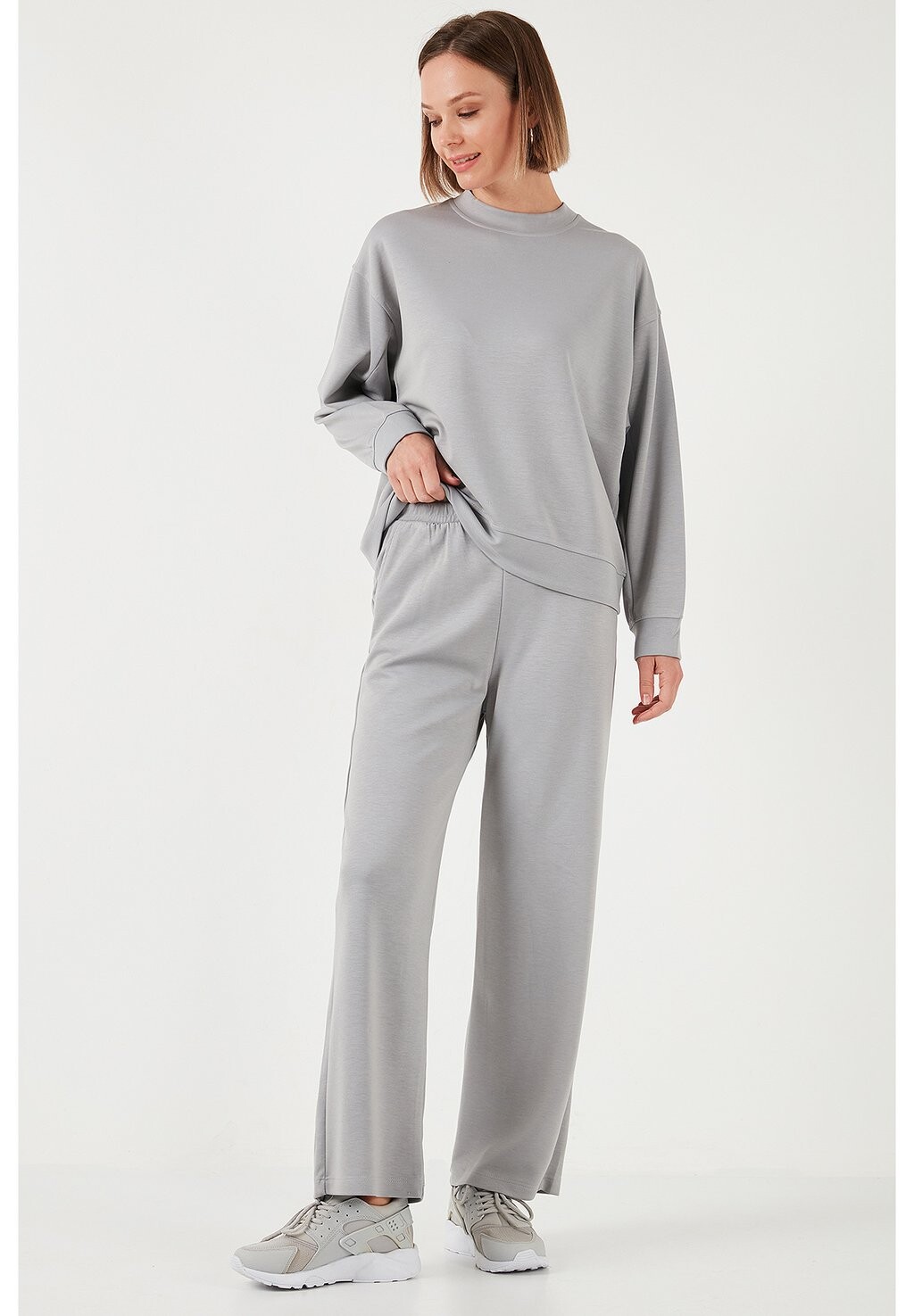 Спортивные брюки LELA, серый 
Спортивные брюки LELA, серый