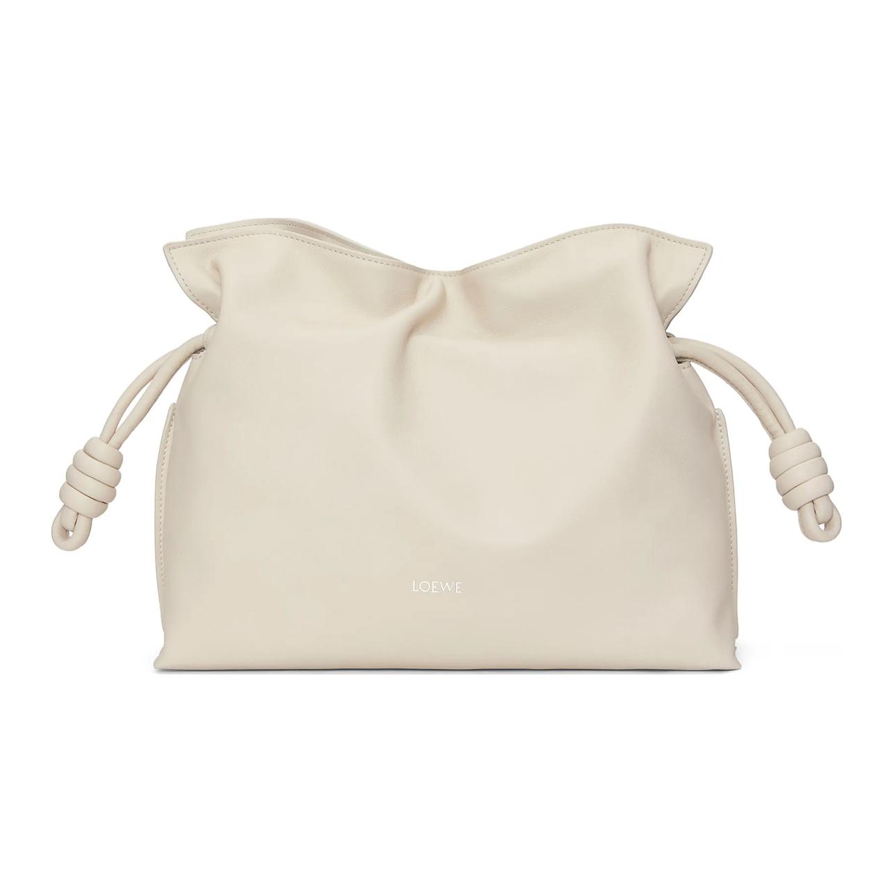 LOEWE Женская кожаная сумка через плечо клатч средний размер цвет морская соль
LOEWE Женская кожаная сумка через плечо клатч средний размер цвет морская соль