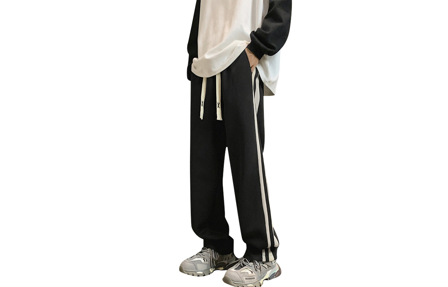 Трикотажные спортивные штаны унисекс MONTVOO, Черный (на флисовой подкладке) 
Трикотажные спортивные штаны унисекс MONTVOO, Черный (на флисовой подкладке)