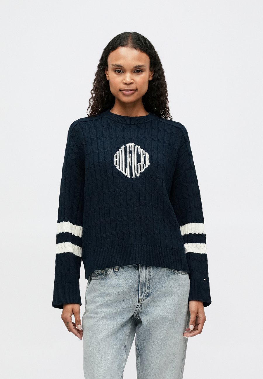 Джемпер Tommy Hilfiger TEXTURED GRAPHIC , Dark Night Navy/Dark Blue
Джемпер Tommy Hilfiger TEXTURED GRAPHIC , Dark Night Navy/Dark Blue