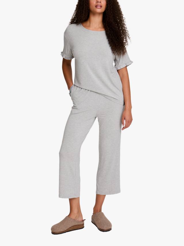 Пижамный комплект с рюшами из бамбуковой ткани Pretty You London, Grey Marl
Пижамный комплект с рюшами из бамбуковой ткани Pretty You London, Grey Marl