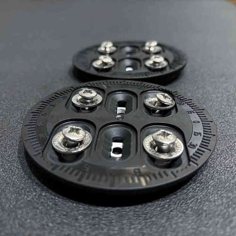 Salomon Салomon диск крепления для лыж и сноуборда, улучшенная версия, основание (1 штука)
Salomon Салomon диск крепления для лыж и сноуборда, улучшенная версия, основание (1 штука)