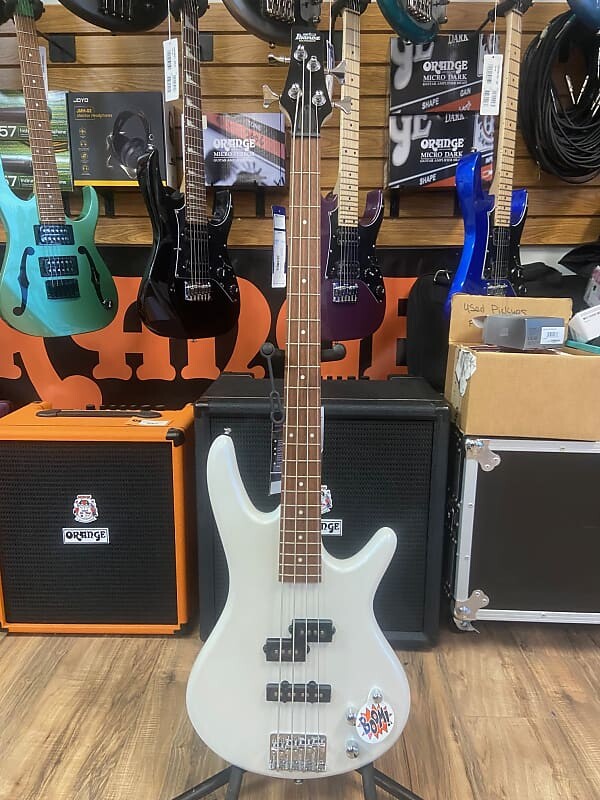 Басс гитара Ibanez GSR200-PW Gio Bass 2010s - Pearl White
Басс гитара Ibanez GSR200-PW Gio Bass 2010s - Pearl White