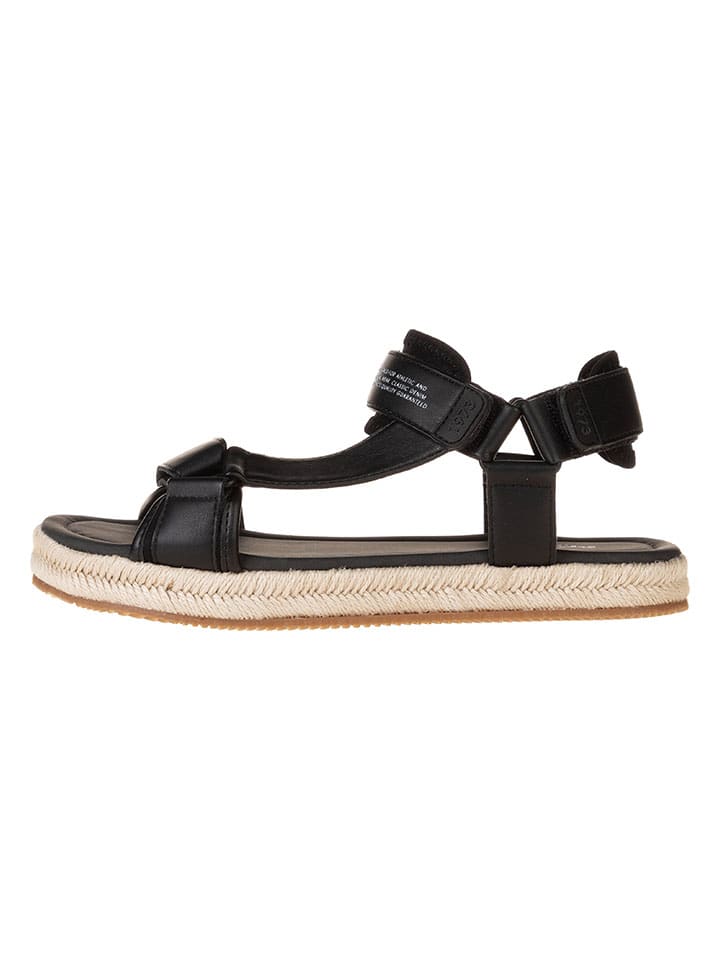 Сандалии Pepe Jeans FOOTWEAR, черный
Сандалии Pepe Jeans FOOTWEAR, черный