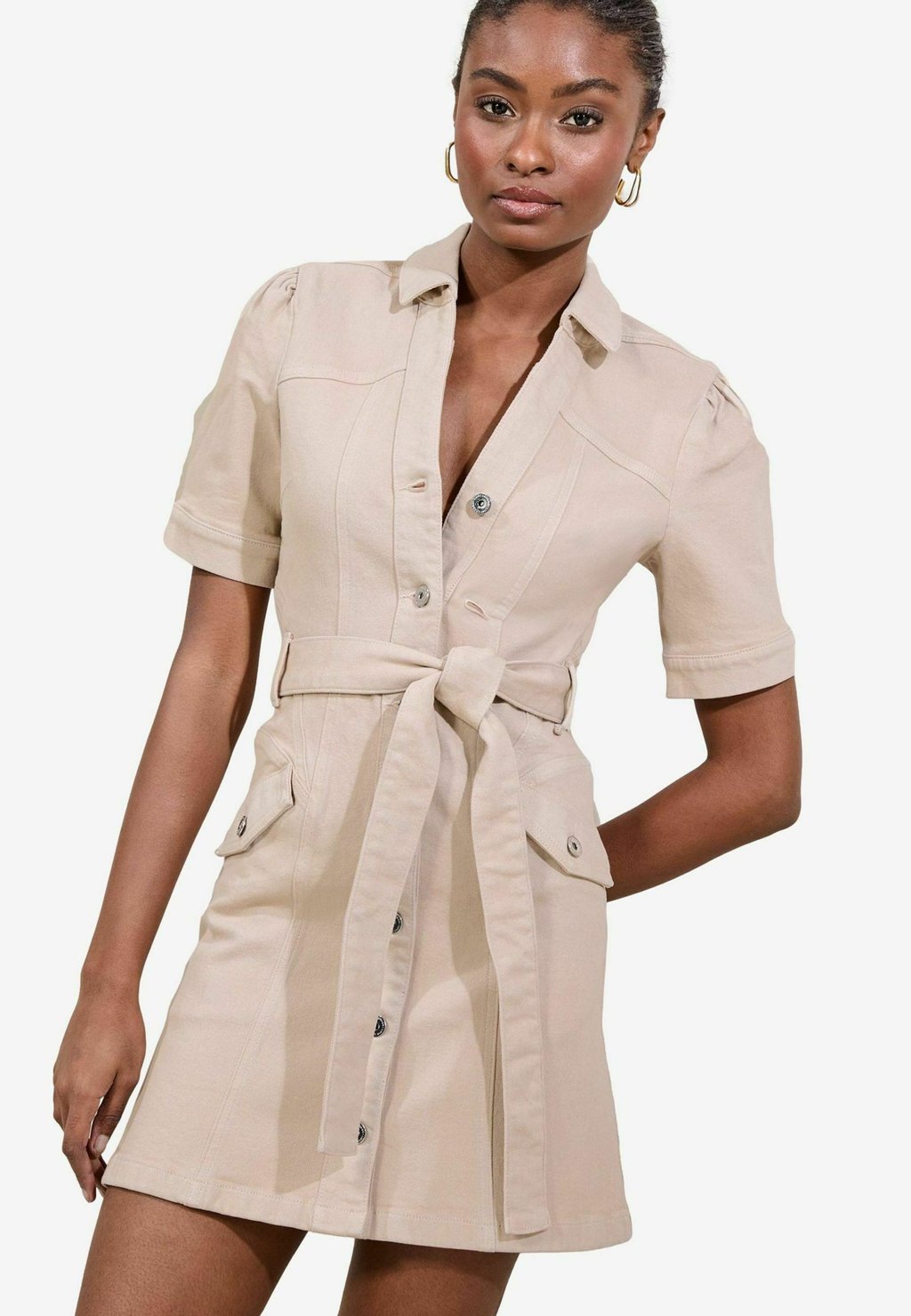 Джинсовое платье REGULAR FIT - MINI WITH WAIST SEAMING DETAIL Lipsy, бежевый
Джинсовое платье REGULAR FIT - MINI WITH WAIST SEAMING DETAIL Lipsy, бежевый